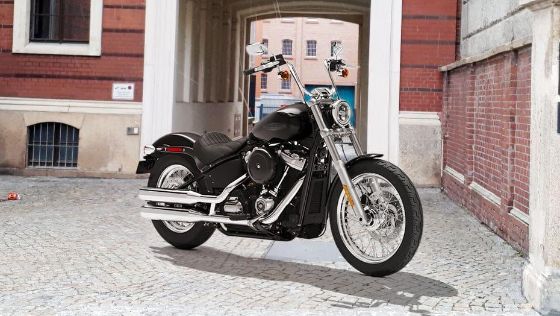 Harley-Davidson Softail Slim Public Exterior 001