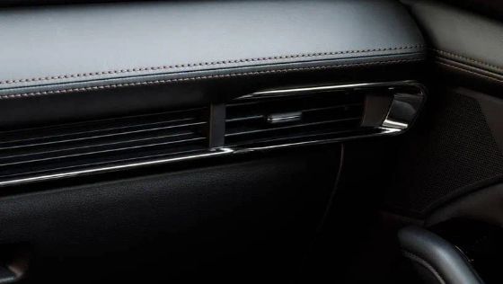 Mazda 3 Hatchback Public Interior 016