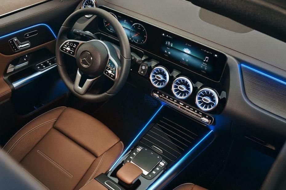 Mercedes-Benz GLA-Class Public Interior 001