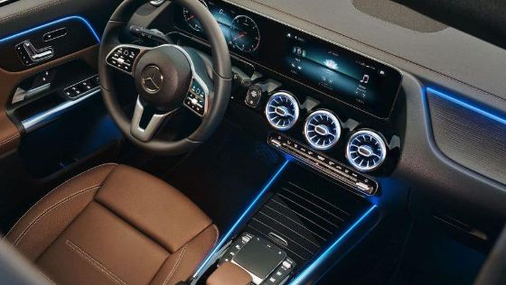 Mercedes-Benz GLA-Class Public Interior 001