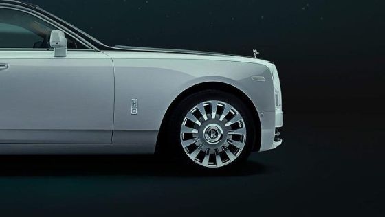 Rolls-Royce Phantom Public Exterior 008