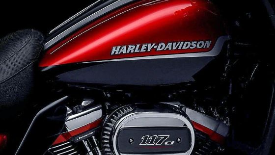 Harley-Davidson CVO Tri Glide Public Exterior 006