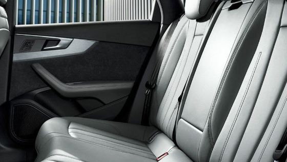 Audi A4 Sedan Public Interior 007