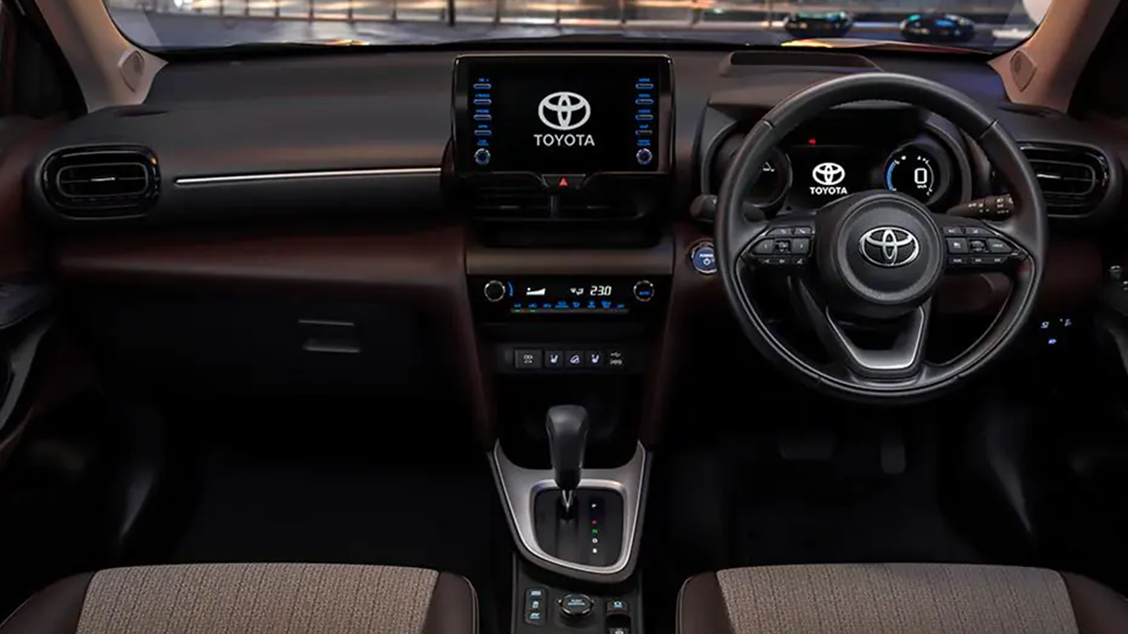 Toyota Yaris Cross 1.5 S HEV CVT 2023 Interior 002