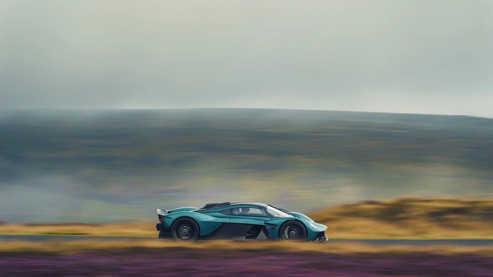 Aston Martin Valkyrie Coupe 2023 Exterior 004