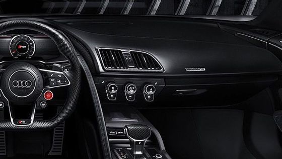 Audi R8 Coupe Public Interior 002