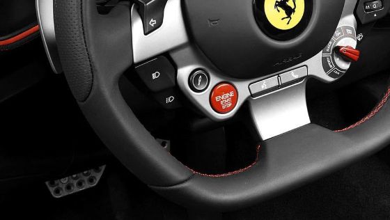 Ferrari 812 Superfast Public Interior 002