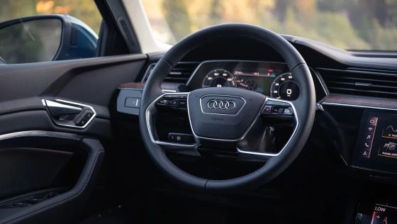 Audi E-Tron Public Interior 005
