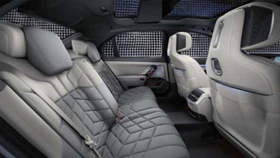 BMW 7 Series Sedan 735i Pure Excellence 2023 Interior 007