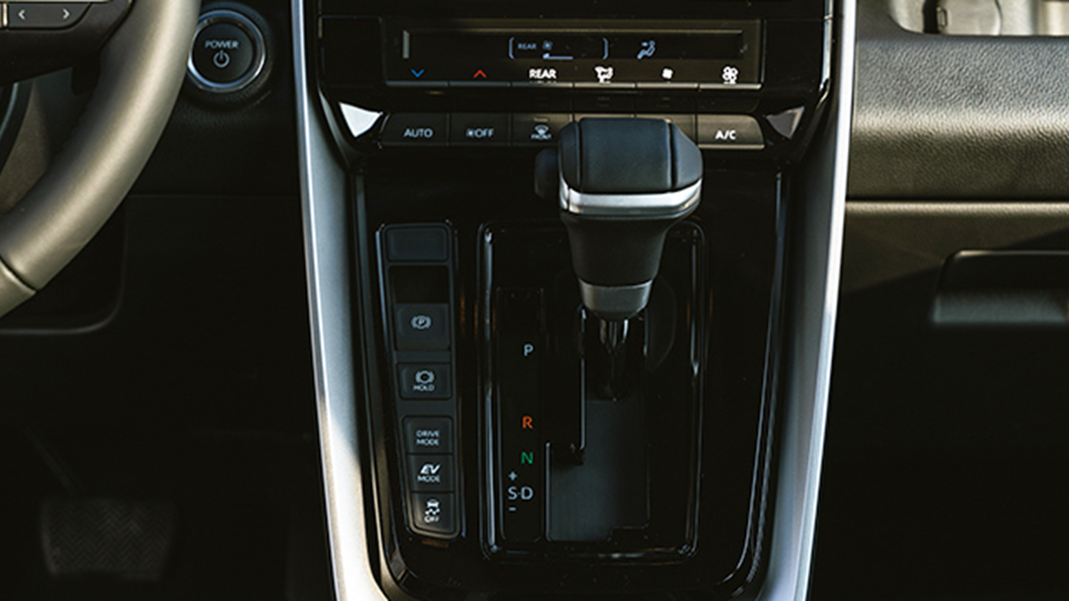 Toyota Zenix 2.0 Q Hybrid CVT 2023 Interior 004