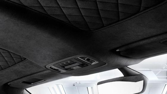 Audi R8 Coupe Public Interior 008