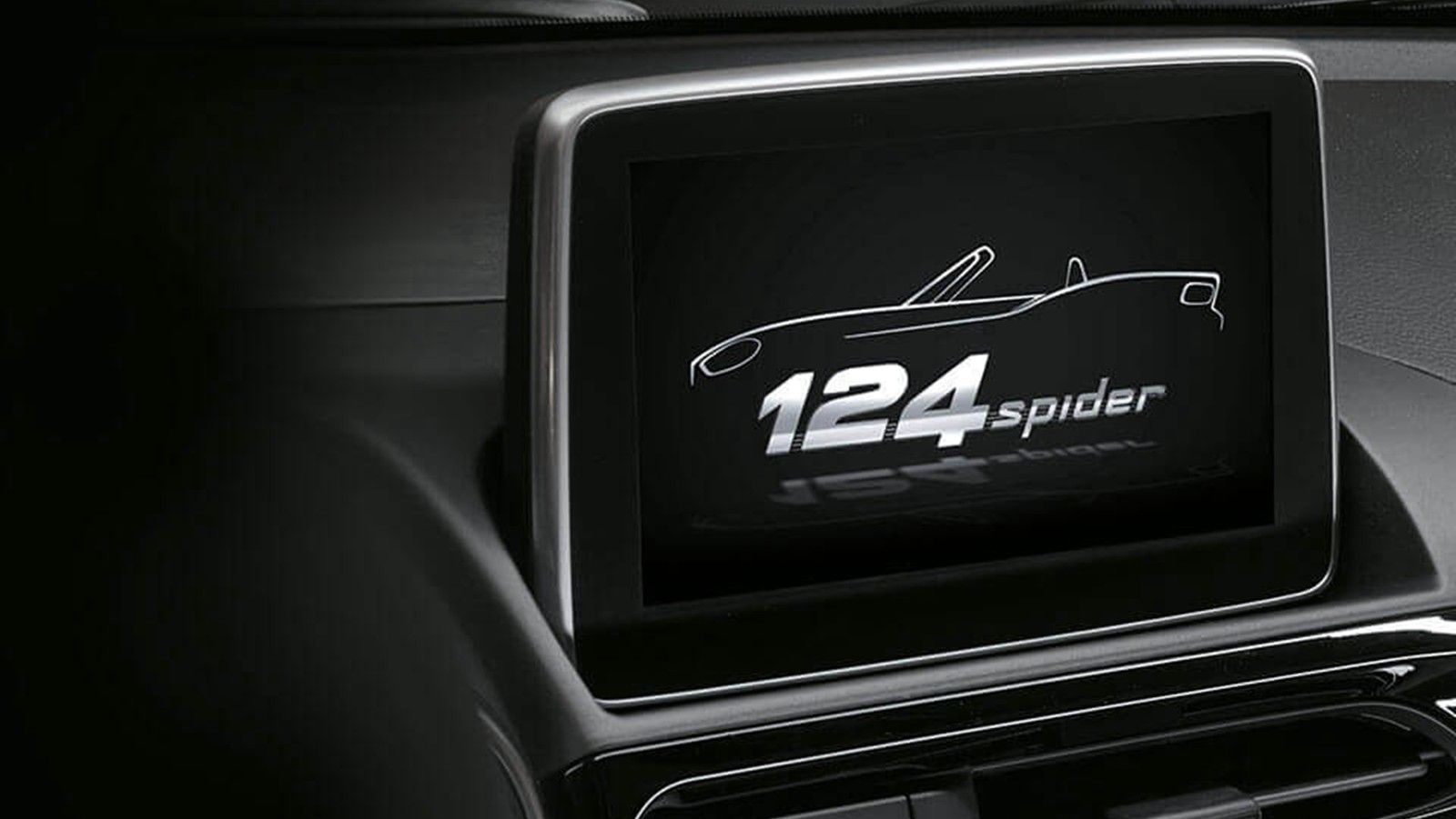 Fiat 124 Spider AT 2023 Interior 005