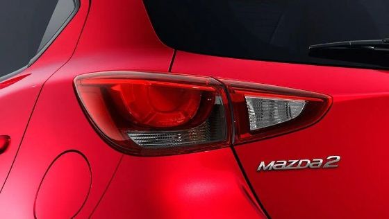 Mazda 2 Hatchback Public Exterior 022