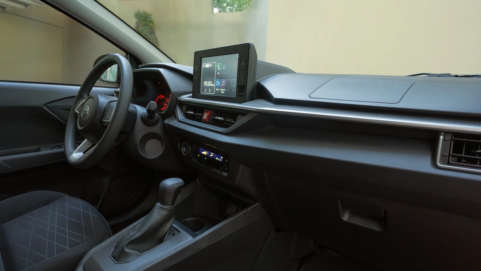 Toyota Wigo 1.0 E CVT 2024 Interior 001