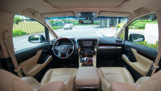 Toyota Alphard Public Interior 001