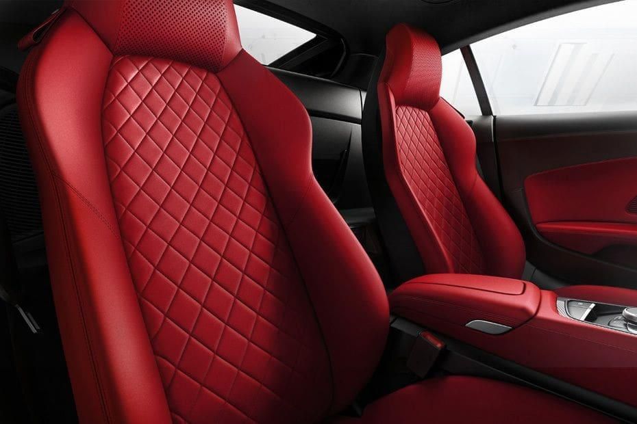 Audi R8 Coupe Public Interior 005
