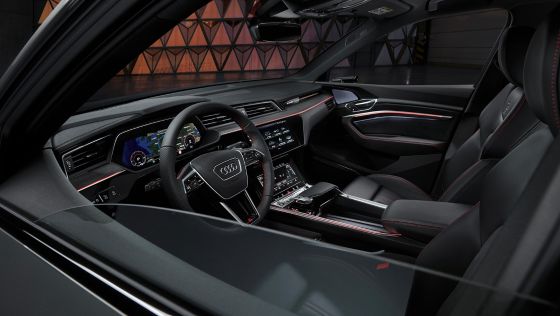 Audi Q8 e-tron 2023 Interior 002