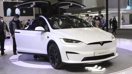 2022 Tesla Model X AWD Exterior 007