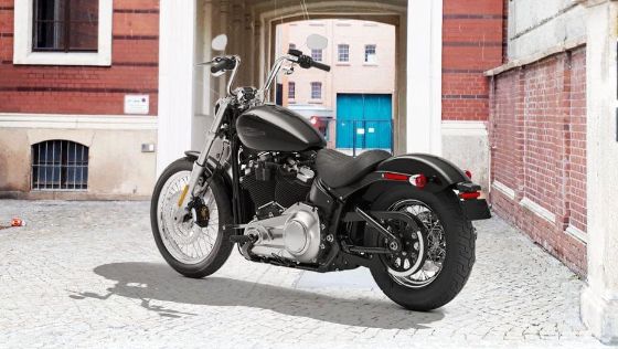 Harley-Davidson Softail Slim Public Exterior 014