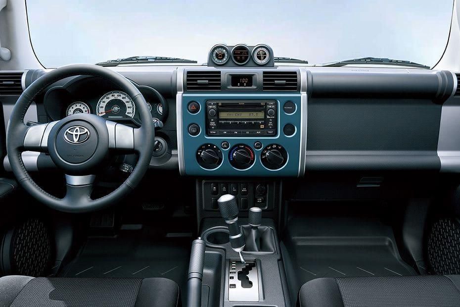 Toyota FJ Cruiser Public Interior 001