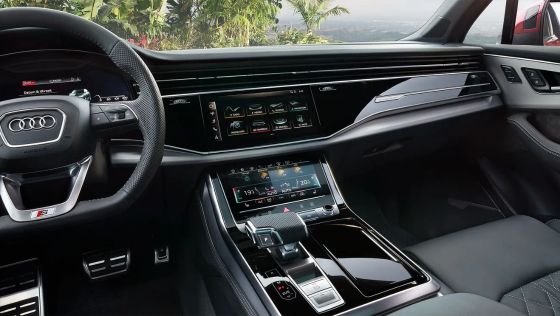 Audi Q7 Public Interior 004