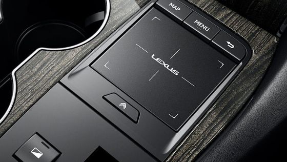 Lexus LM Public Interior 005