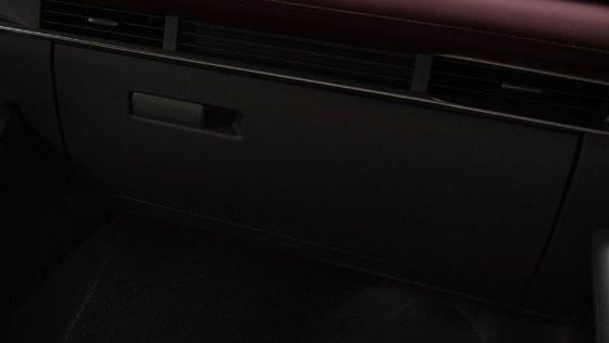 Mazda 3 Hatchback Public Interior 004