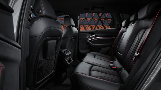 Audi Q8 e-tron 2023 Interior 008
