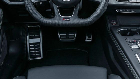 Audi RS5 Coupe Public Interior 010