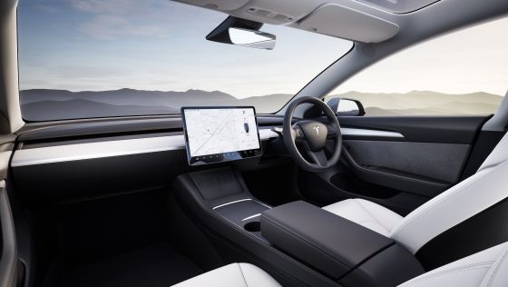 Tesla Model 3 2023 Interior 006