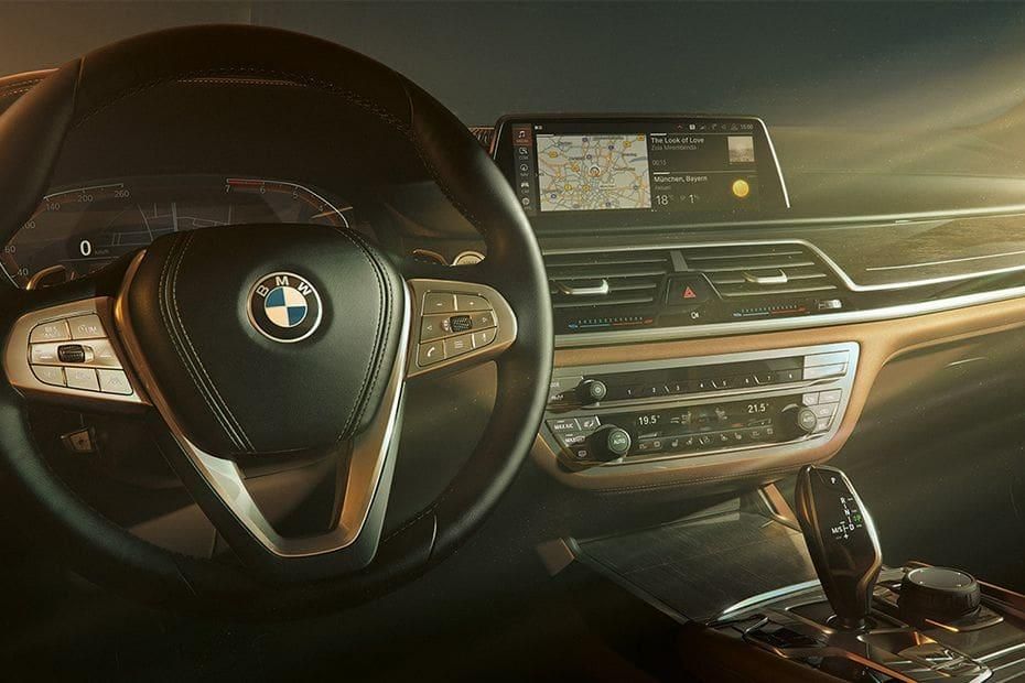 BMW 7 Series Sedan Public Interior 001
