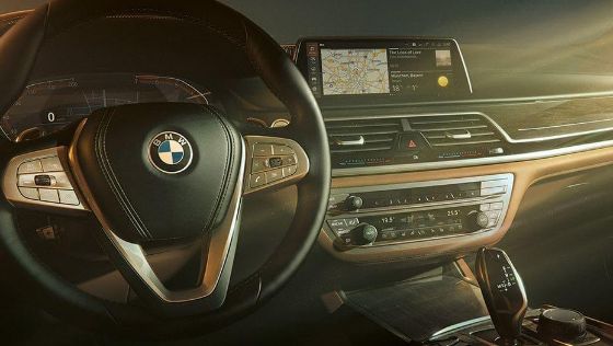 BMW 7 Series Sedan Public Interior 001