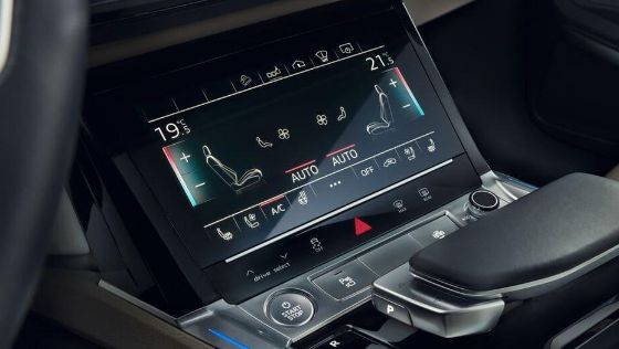 Audi E-Tron Public Interior 009