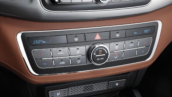 Ssangyong Musso Public Interior 003