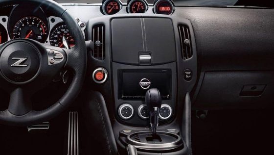 Nissan 370Z Public Interior 003