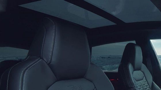 Audi RS Q8 Public Interior 005