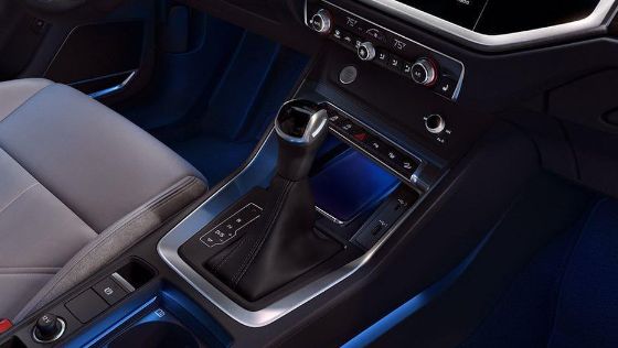 Audi Q3 2020 Public Interior 008