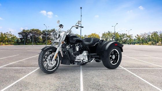 Harley-Davidson Freewheeler Public Exterior 001