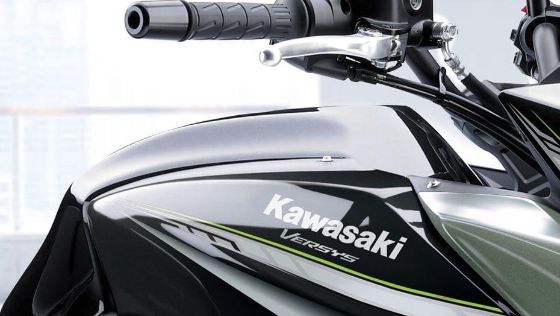 Kawasaki Versys 650 Public Exterior 004
