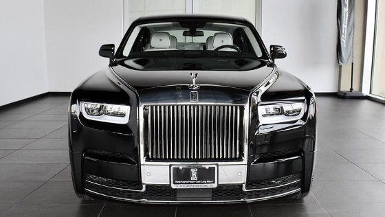 Rolls-Royce Phantom Public Exterior 002