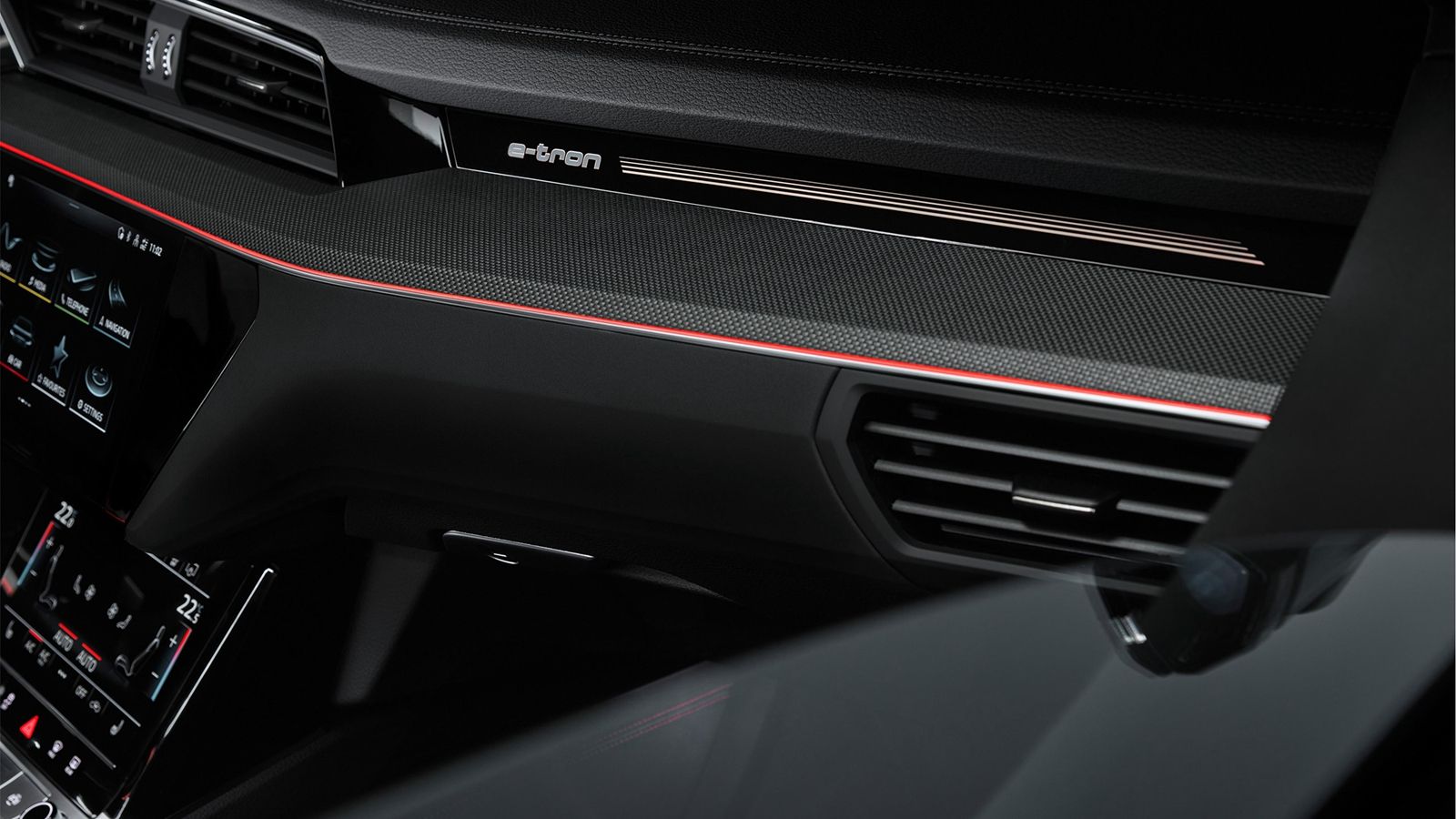 Audi Q8 e-tron 2023 Interior 003