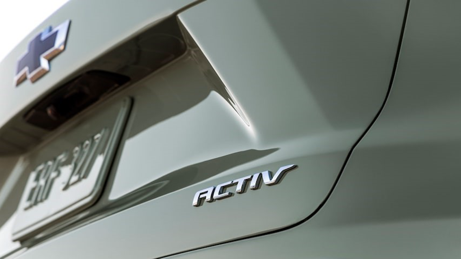 Chevrolet Trax RS 2023 Exterior 012