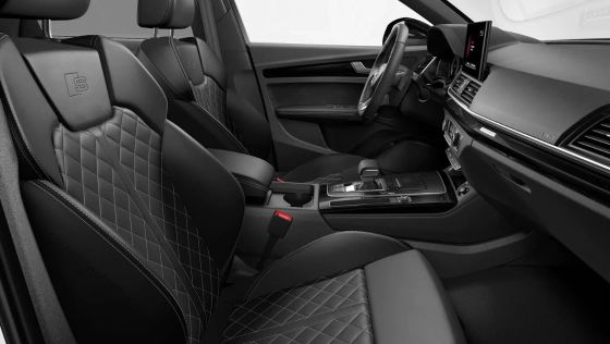 Audi Q5 Public Interior 003