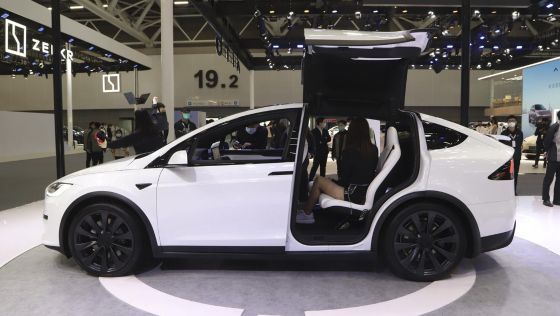 2022 Tesla Model X AWD Exterior 008