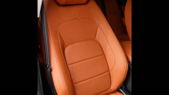 Jaguar XE Public Interior 023